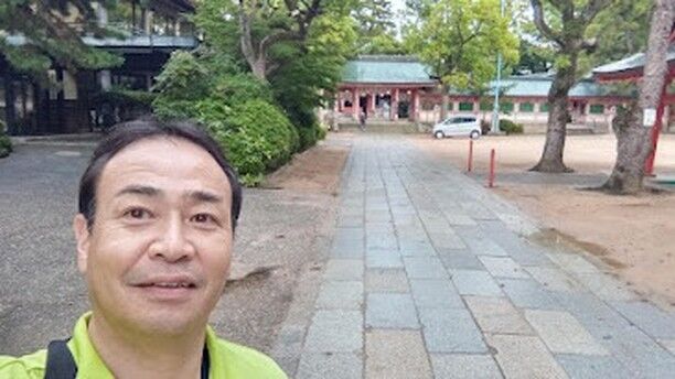 おはようございます！今朝は雨天のため、昨日に引き続き「長田神社」から活動スタートしました！「期日前投票に行って来たよ！」と、多くの励ましの声を賜りました。本当に感謝申し上げます！
本日は「兵庫県議会」９月定例会本会議（閉会日）となります。それでは、本日も兵庫県民のため長田区民のために努力奮闘して参ります！