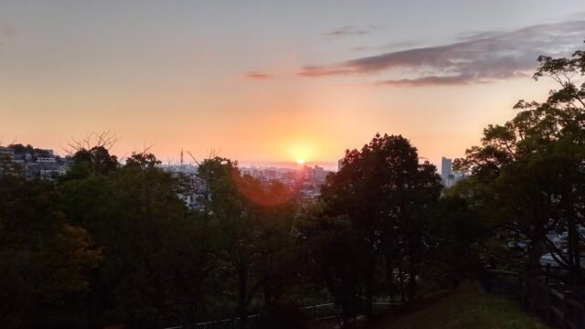 おはようございます！今朝の活動は、「西山公園」からスタート。朝焼けが美しく、日の出が素晴らしいスポットです。快適な、ラジオ体操会場ですよ！是非一度、足をお運びくださいませ。